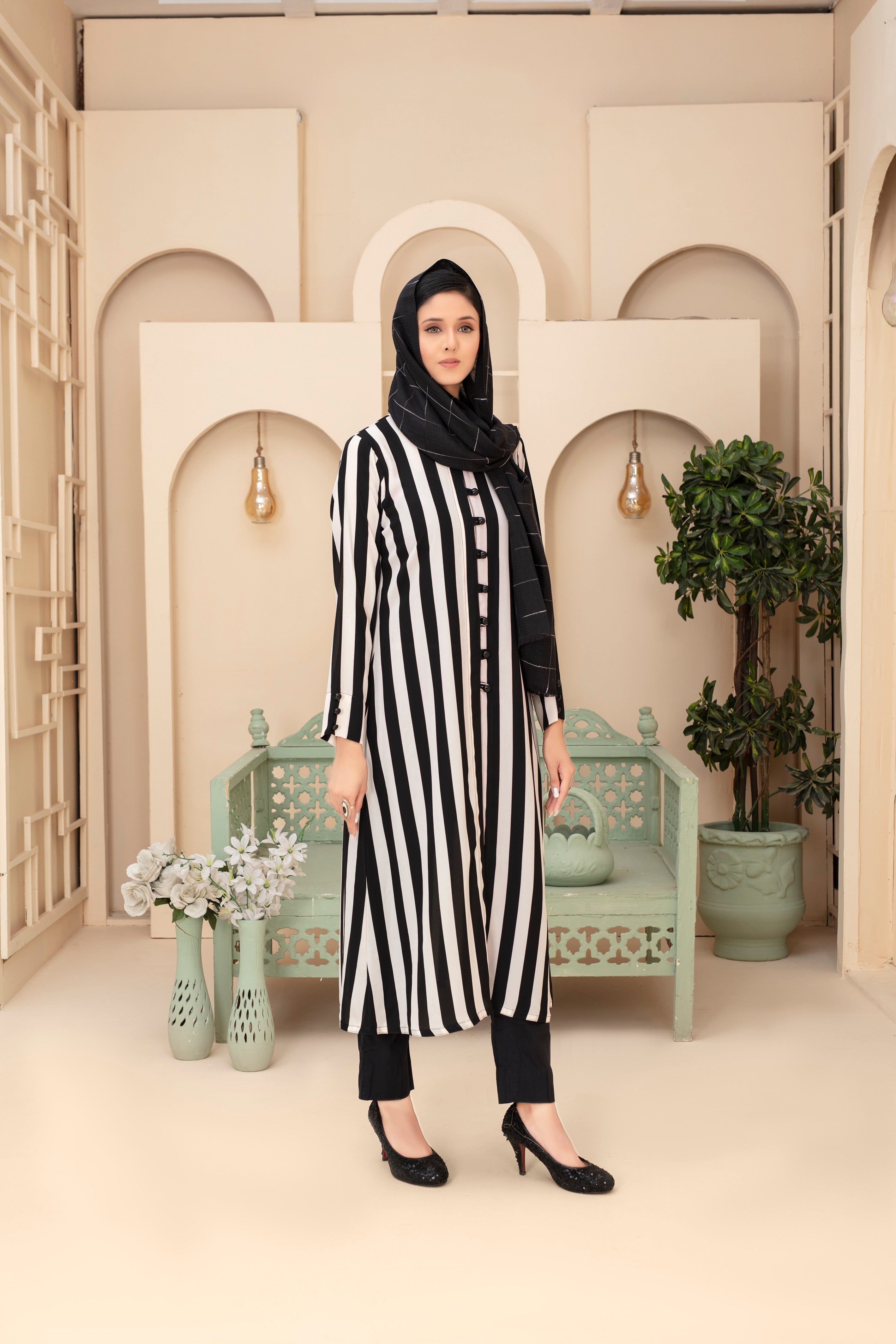 Gestreiftes Long-Line Abaya-Set