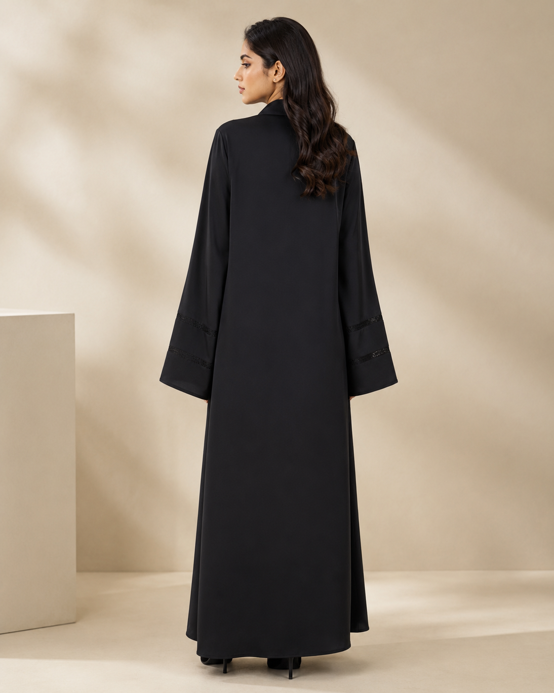 Classic Modest Abaya — No. 472