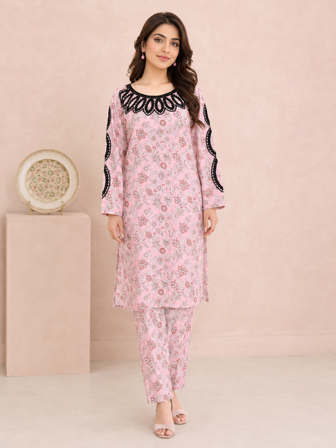 Neck-Embroidered 2-Piece Suit — No. 103