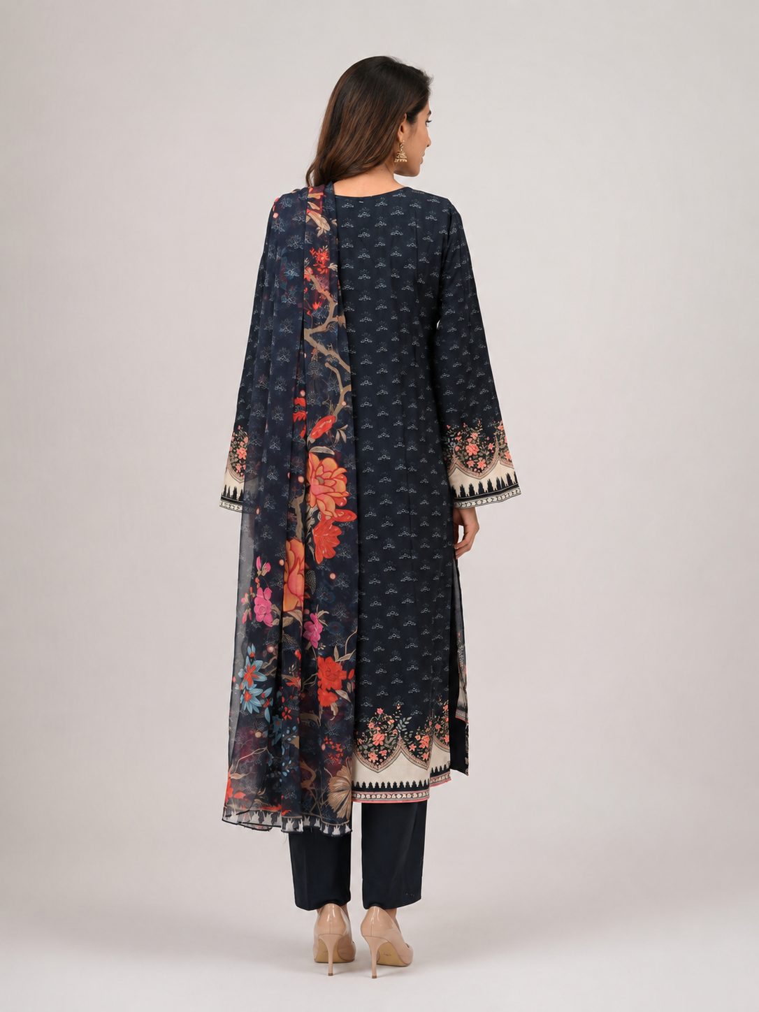 Elegant Lawn Suit with Dupatta — No. 178