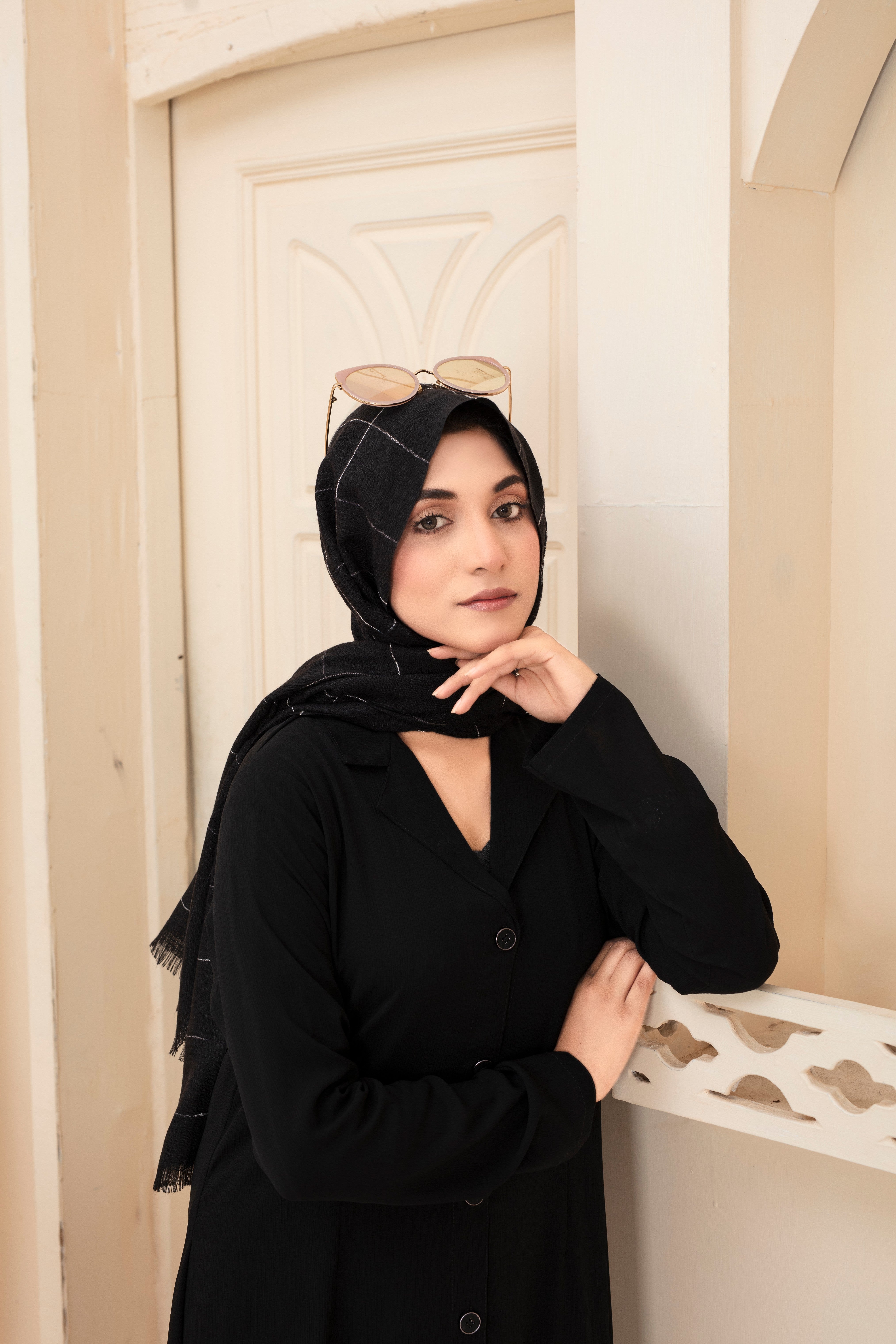Klassische schwarze Abaya