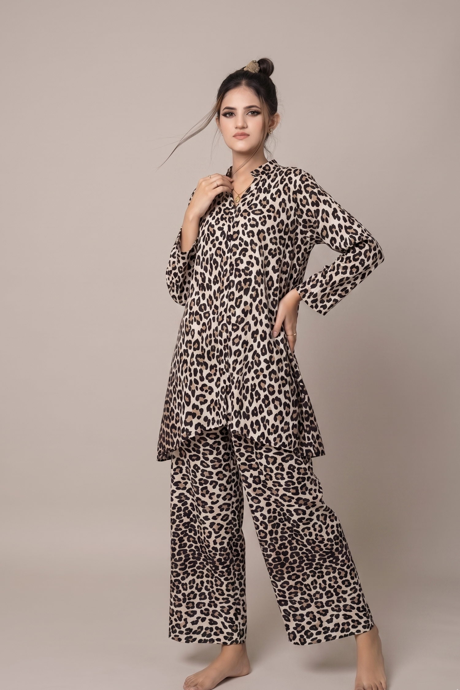 Wild Elegance Satin-Nachtanzug