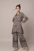 Wild Elegance Satin-Nachtanzug