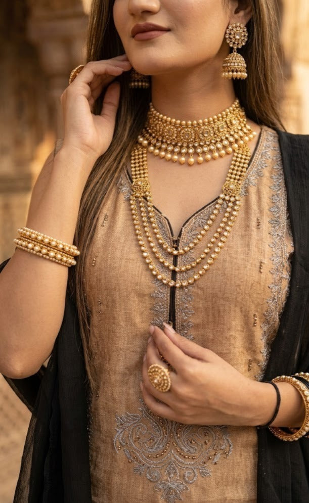 Elegantes Mocha- & Ebenholz-Gharara-Set mit Metallic-Stickerei