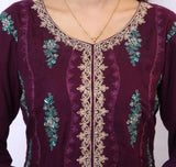 Königsblaue bestickte Kurti mit Smaragdakzenten